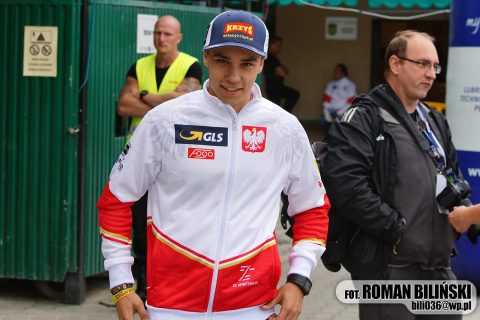 Dominik Kubera z podejrzeniem urazu kręgu piersiowego. Pludra ściągnięty w trybie pilnym do Warszawy