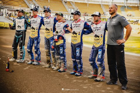 Żużel. Unia pokrzywdzona przez kalendarz. Kibice oburzeni