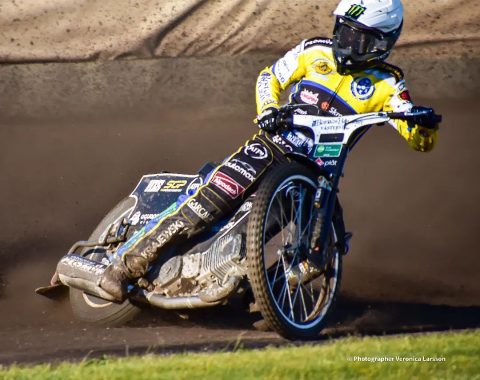 Żużel. W Szwecji pościgali się tylko w Vastervik [RELACJA]