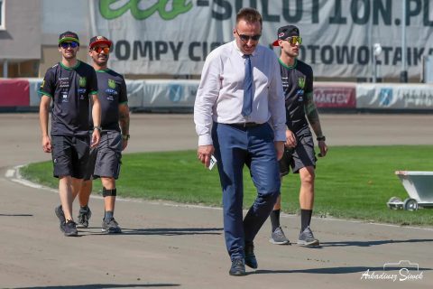 Krzysztof Mrozek o przemianie swojego zespołu „Byliśmy napędzani siłą tych wszystkich znawców, co nas krytykowali”