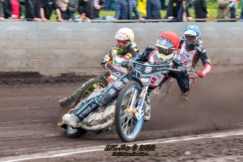 Żużel. Co za karambol w Toruniu! [WIDEO] Zawodnik Apatora z podejrzeniem bardzo poważnej kontuzji