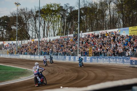 Żużel. SMS od działacza do sędziego. Wiemy, kiedy dokładnie do tego doszło