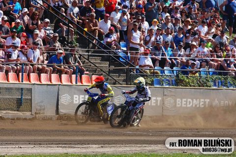 Bijatyka Polisa i Worralla [WIDEO]. Czerwona kartka w 2. Lidze Żużlowej!