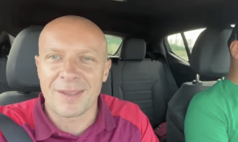 Żużel. Najlepszy sędzia świata, Szymon Marciniak publikuje niespodziewane wideo: Zobacz, kto jest głównym odbiorcą!