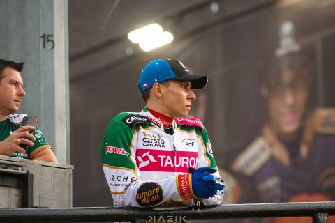 Żużel. „Spoko Ziomki”. Jakub Miśkowiak ocenia kolegów ze swojego nowego zespołu