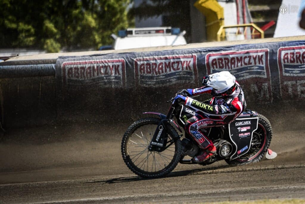 Żużel. Ostrovia pokonała przeszkody i gotowa na starty w Speedway 2. Ekstralidze 2024 2 Żużel