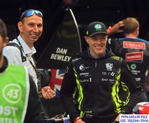 Żużel. Początkowo odmówił. Teraz wszyscy w Polsce słuchają jego głosu