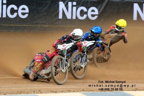 Żużel. Gorąca rywalizacja o tytuł w Australii. Upadek w bezpośrednim starciu obu rywali