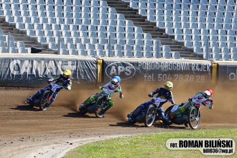 Włókniarz Częstochowa pewnie pokonuje Wilki Krosno w ostatnim sparingu przed sezonem