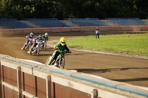 Żużel. Powrót na żużlową mapę Polski rozgrzał telefon prezesa do czerwoności „Praktycznie codziennie ktoś dzwoni i pyta”