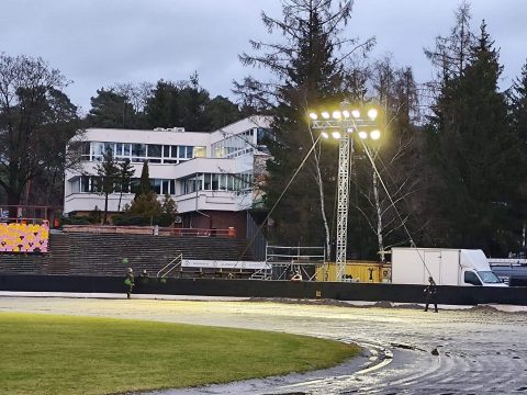 Żużel. Sztuczne oświetlenie w Poznaniu! Trwają testy