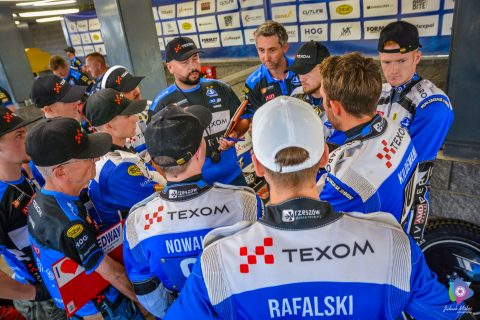 Stal Rzeszów wyjedzie na tor jeszcze w lutym?! Wymowne zdjęcie menedżera