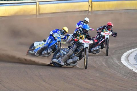 Falubaz Zielona Góra rewanżuje się za niedzielną porażkę. Udany powrót Patryka Dudka na W69