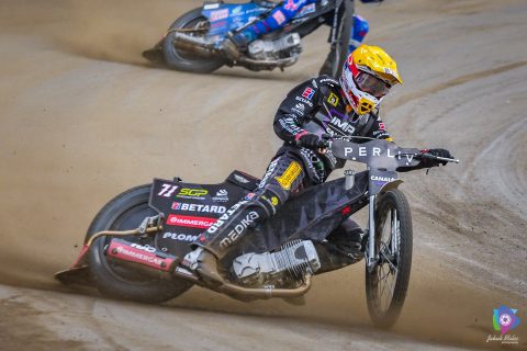 Maciej Janowski kontra bolid Formuły 1. Wielki wyścig we Wrocławiu!