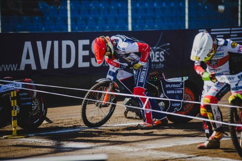 Zawodnik Wybrzeża Gdańsk bez urazów po upadku w Danii! Rzecznik prasowy klubu przekazał optymistyczne wieści