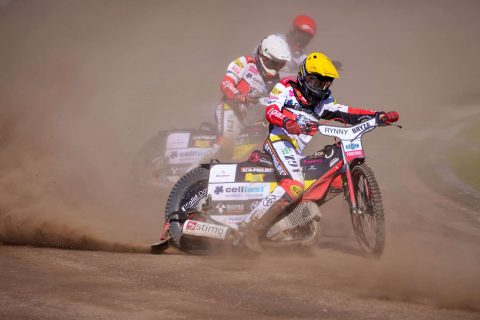 Żużel. Wilki Krosno odrobiły straty i zwyciężyły! Świetny Becker nie wystarczył ostrowianom [RELACJA]