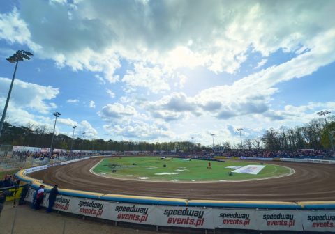 Żużel. Ależ to będzie widowisko! Wszystkie miejsca siedzące tydzień przed meczem wyprzedane! Kibice wyczekują ekscytującego widowiska!