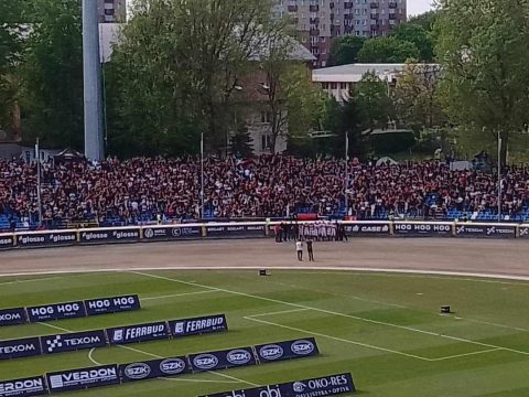 Kibice Wilków poczuli się obrażeni. Żądają przeprosin od dziennikarza Canal+!