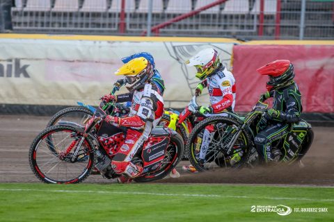 Żużel. Dwa mecze odwołane, pogoda wygrała