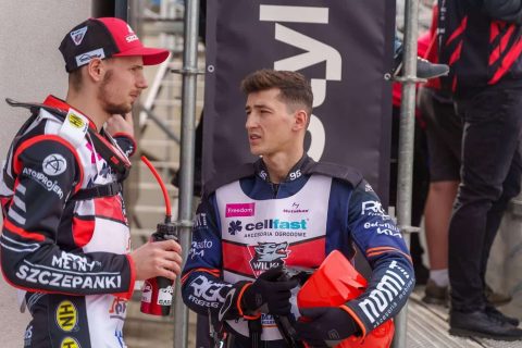 Żużel. Fatalny upadek w Rybniku! Lider Cellfast Wilków Krosno opuścił tor w karetce