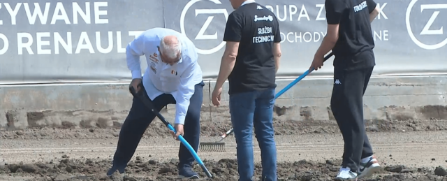 Problemy z torem w Gdańsku! Sędzia ma podjąć decyzję odnośnie rozpoczęcia spotkania