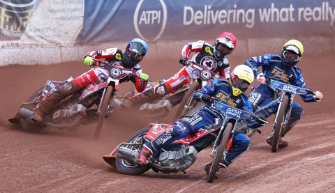 Żużel. Zawodnicy pobili się na torze! Groźne sceny w brytyjskim meczu żużlowym