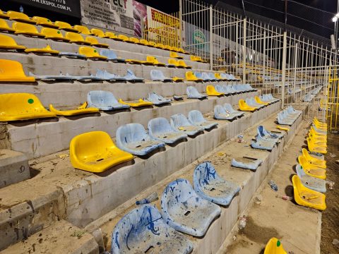 Żużel. Skandaliczne zachowanie kibiców z Torunia. Sektor w Grudziądzu zniszczony