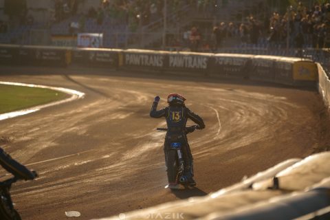 Bartosz Zmarzlik krytykowany za jazdę parą z młodzieżowcem „Ja w ogóle Bartka nie widziałem”