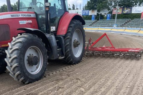 Wybrzeże Gdańsk oddaje tor do badania. Pobrano już próbki nawierzchni