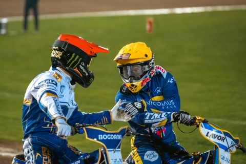 Tabela PGE Ekstraligi. Awans Falubazu, Unia w złej sytuacji