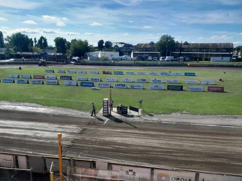 Zaplecze Kadry Juniorów. Świetne ściganie w Opolu, zawodnik Unii Leszno wygrywa