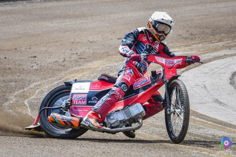 Sport żużlowy. Niecodzienna sytuacja w Rybniku! Żużlowiec Polonii dobiegł do mety, ale został wykluczony