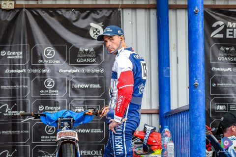 Żużel. Dramat Iversena w finale! Uderzenie kamieniem w głowę zakończyło jego walkę o medal [wideo]