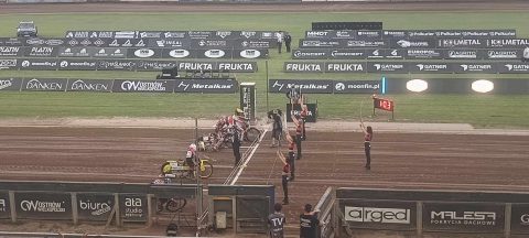 Sport żużlowy. Mecz kontrowersji i nierównych wyników w Ostrowie! Arged Malesa zwycięża za trzy [RELACJA]