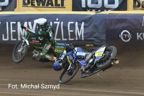 Maksym Drabik starł się z rywalem i jego mechanikami po upadku! Poszły niecenzuralne słowa!