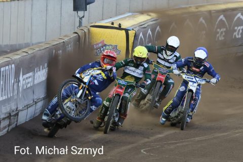 Apator Toruń wygrywa, ale punkt bonusowy zostaje w Częstochowie. Świetna jazda młodzieżowców z Torunia [RELACJA]