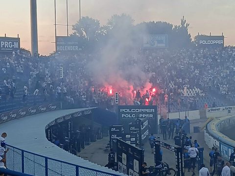 Zamieszki na trybunach Unii Leszno. Mecz został przerwany