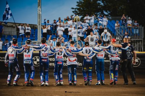 Unia Leszno pięknie pożegnała się z Ekstraligą. Chwilowo zawiedli „kibice” [RELACJA]