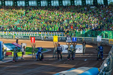 Skandaliczne zachowanie na trybunach: Kibice Falubazu Zielona Góra przekroczyli wszelkie granice