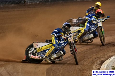 Apator z wysoką zaliczką! Czterema żużlowcami rozgromili mistrzów Polski [RELACJA]