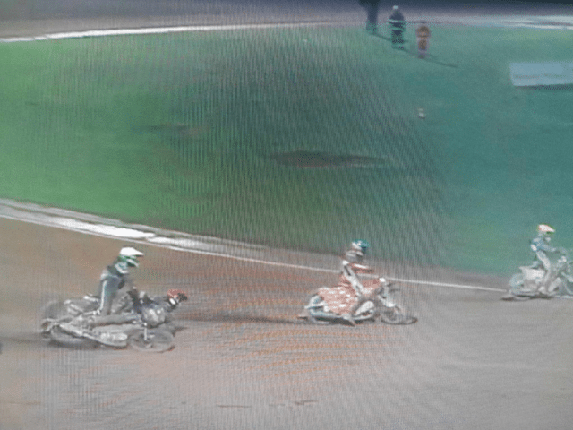 Groźny upadek podczas Grand Prix Challenge w Pardubicach. Niemiec na noszach