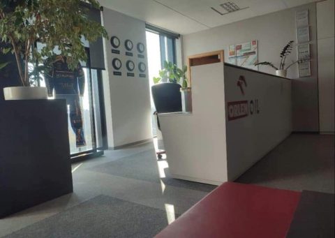 Unia Tarnów ze wsparciem giganta? Tajemnicze zdjęcie prezesa klubu