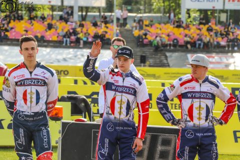 Wybrzeże Gdańsk pochwaliło się wyczynem młodzieży. Maraton i półmaraton wokół toru