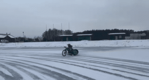 PSŻ Poznań tak wykorzystuje zimę! Żużlowe emocje nawet na lodzie