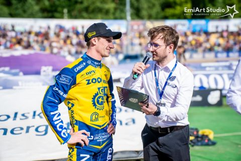 Żużel. Znany spiker dołączył do Canal+