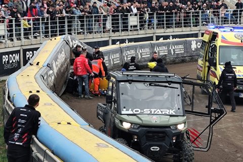 Helikopter leci po Taia Woffindena! Dramatycznie wyglądająca kraksa w Krośnie! WIDEO