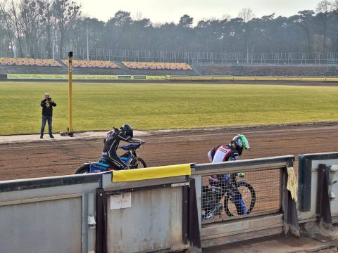 Żużel. Sensacja minionego sezonu wyjechała na tor!