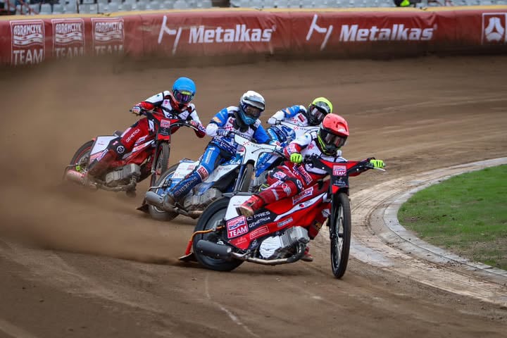 Mocna Polonia Bydgoszcz, waleczna Stal Rzeszów