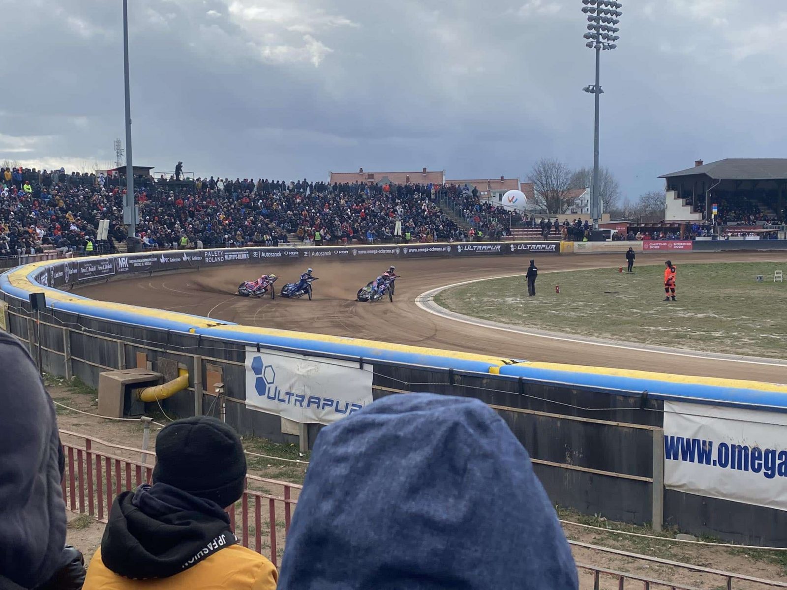 Zmarzlik pokonuje mr&oacute;z i rywali! Triumf w Koronie Bolesława Chrobrego 2025