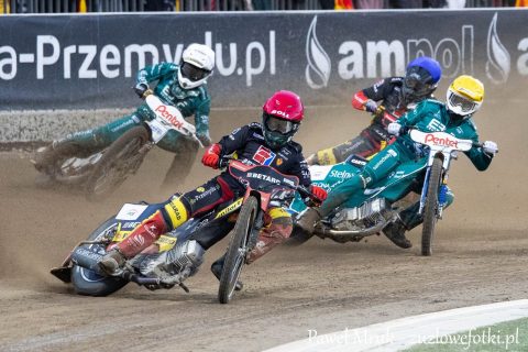 Sparta Wrocław demoluje Falubaz Zielona Góra! Świetny występ Kurtza